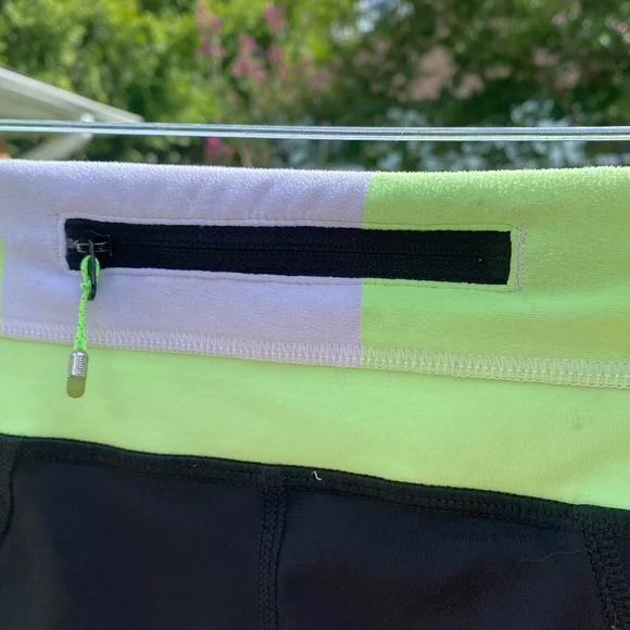 *SOLD* - Lululemon leggings Girls Sz 12/14/16 - Picture 5 of 9